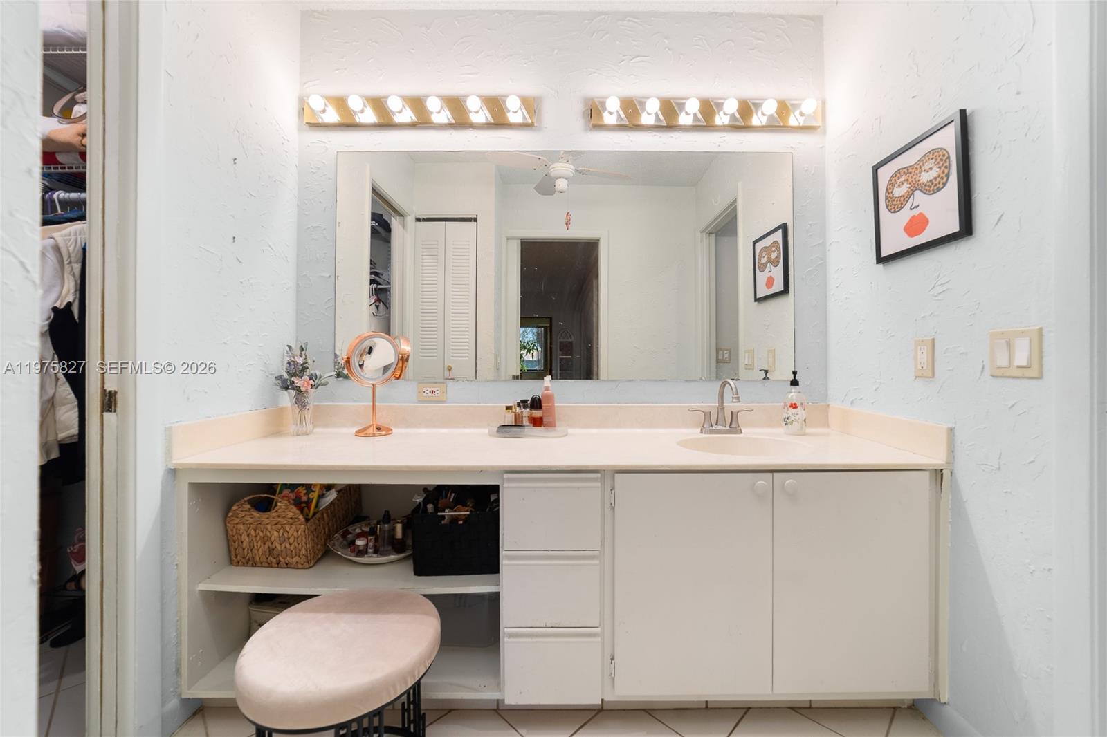 RAINBERRY BAY - Residential