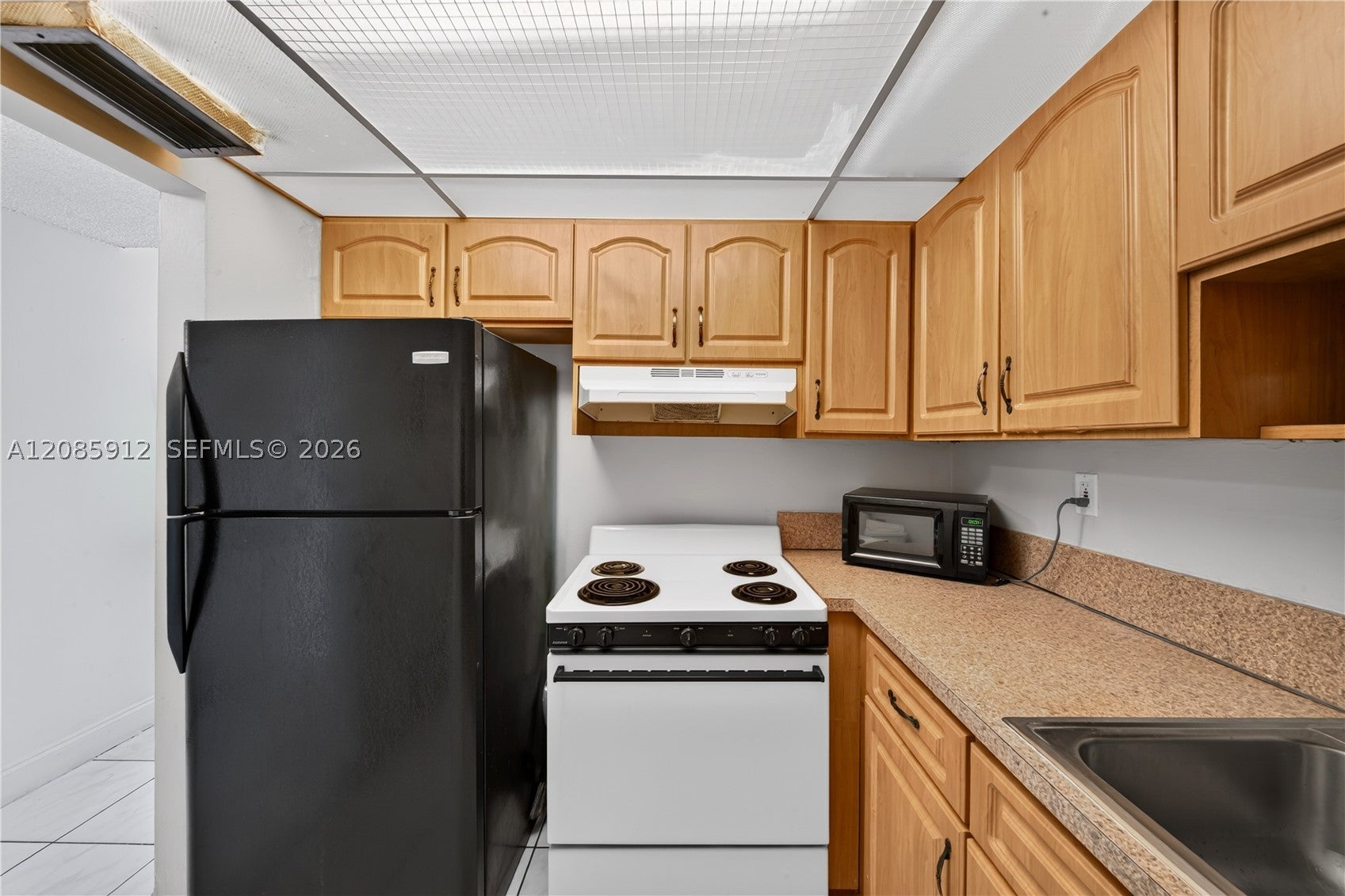1801 NE 140th St 108, North Miami, FL, 33181/$155,000 4 1801 NE 140th St 108