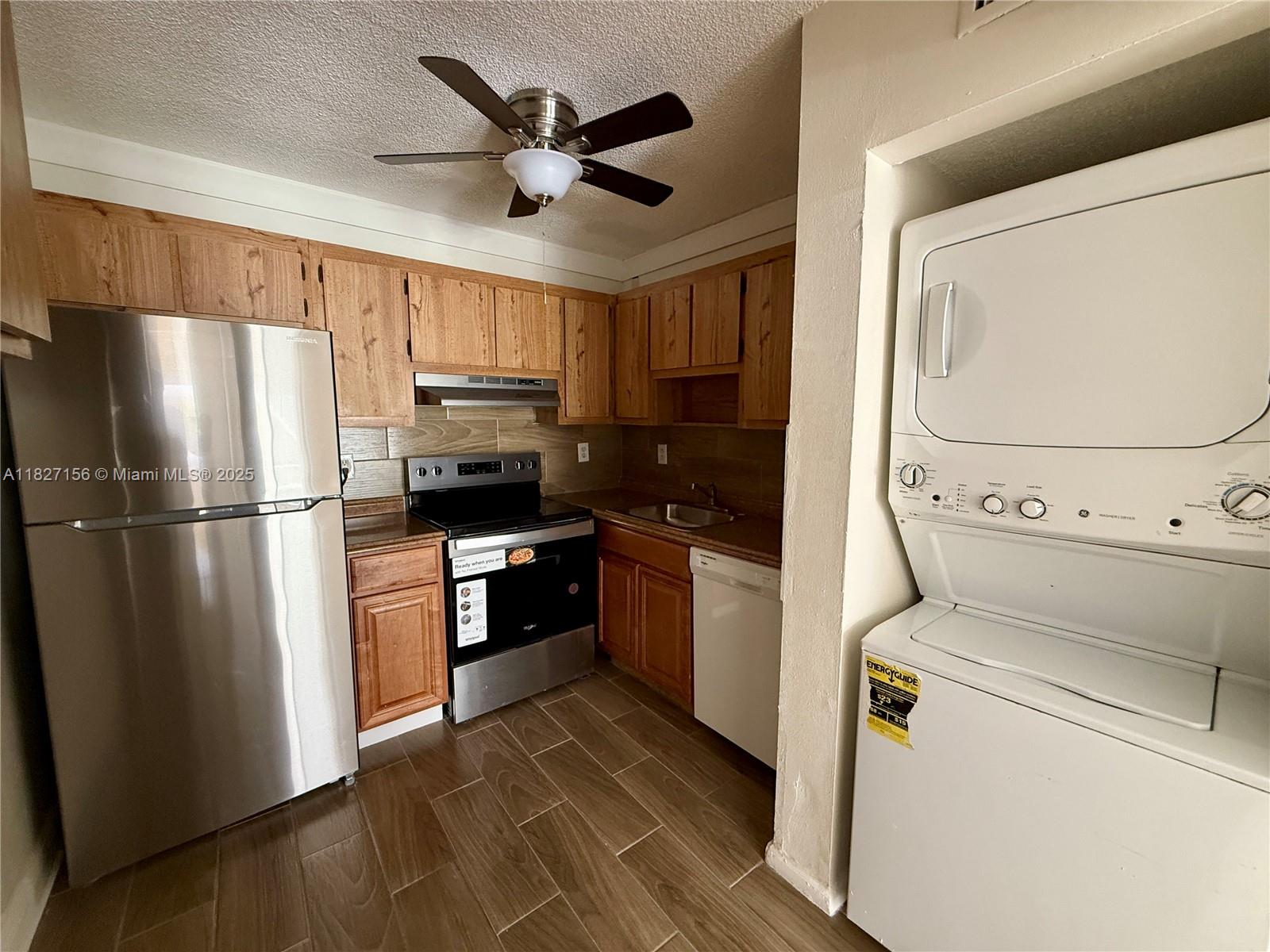 GRENADIER GARDENS - Residential Lease