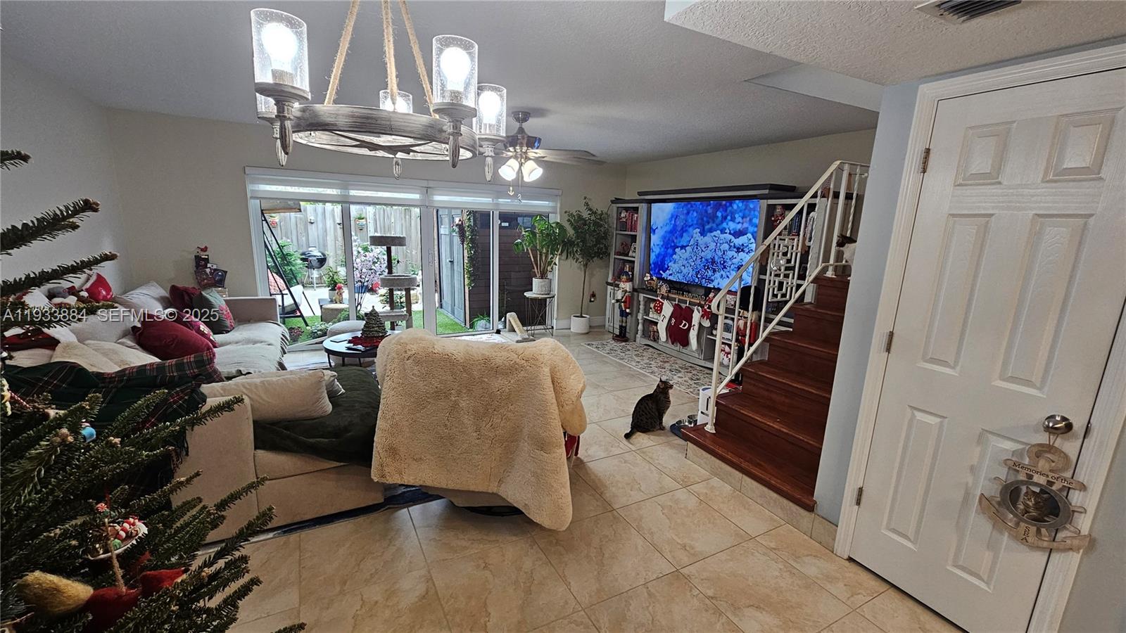 HOLLYWOOD GARDENS CONDOMI - Residential