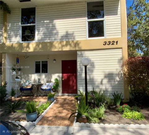 Photo of 3321 Farragut St #7H, Hollywood, FL 33021 (MLS # A11933884)