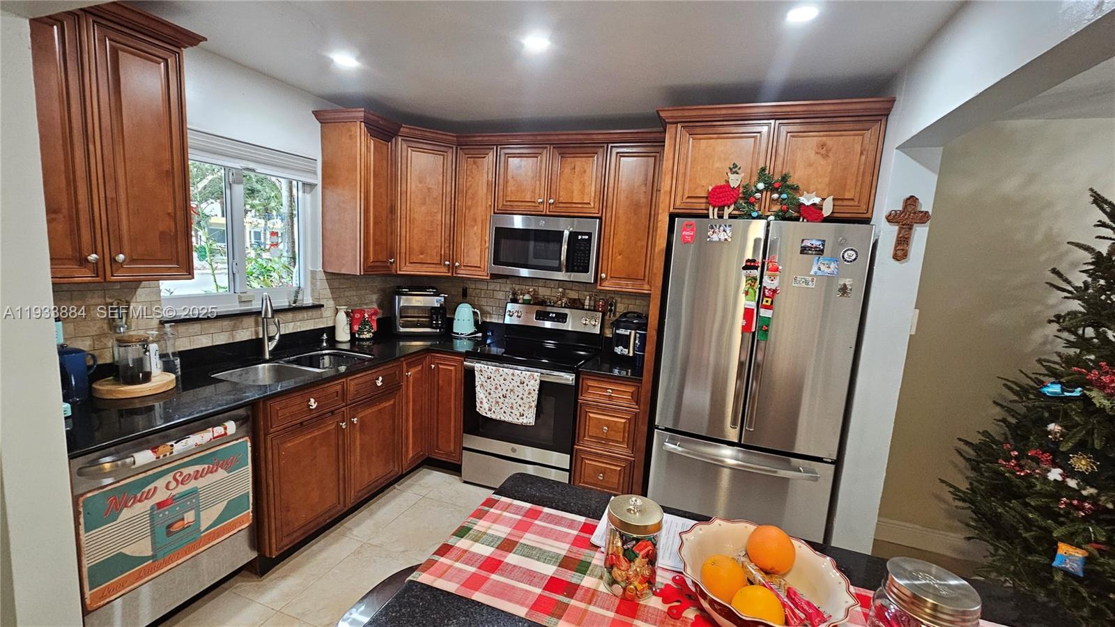 HOLLYWOOD GARDENS CONDOMI - Residential