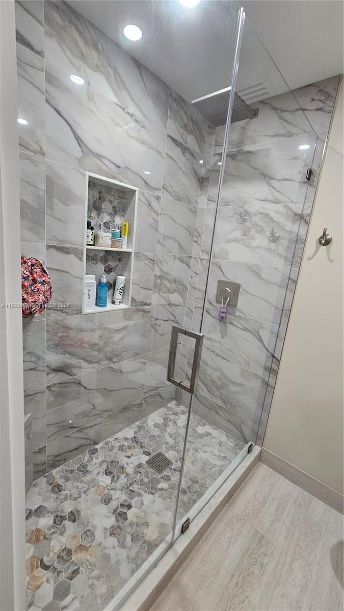 HOLLYWOOD GARDENS CONDOMI - Residential