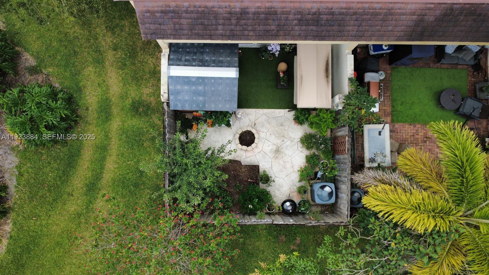 HOLLYWOOD GARDENS CONDOMI - Residential