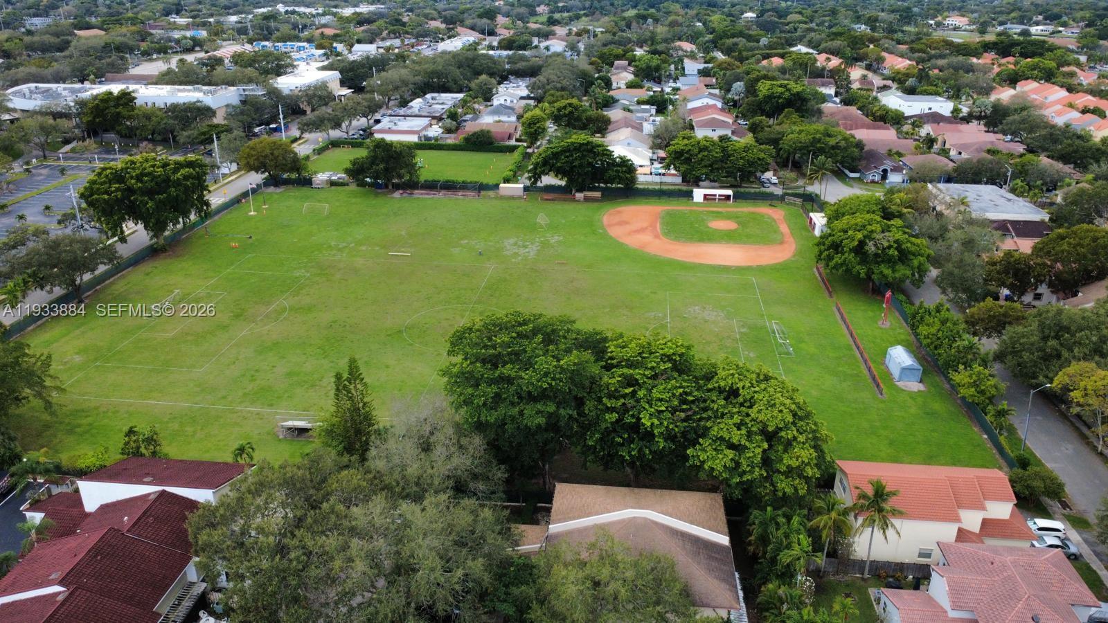 HOLLYWOOD GARDENS CONDOMI - Residential