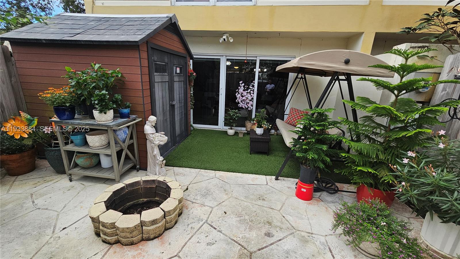 HOLLYWOOD GARDENS CONDOMI - Residential