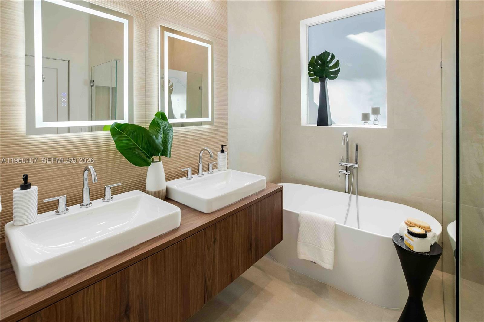 EMERALD COURTS OPAL CREEK - Residential