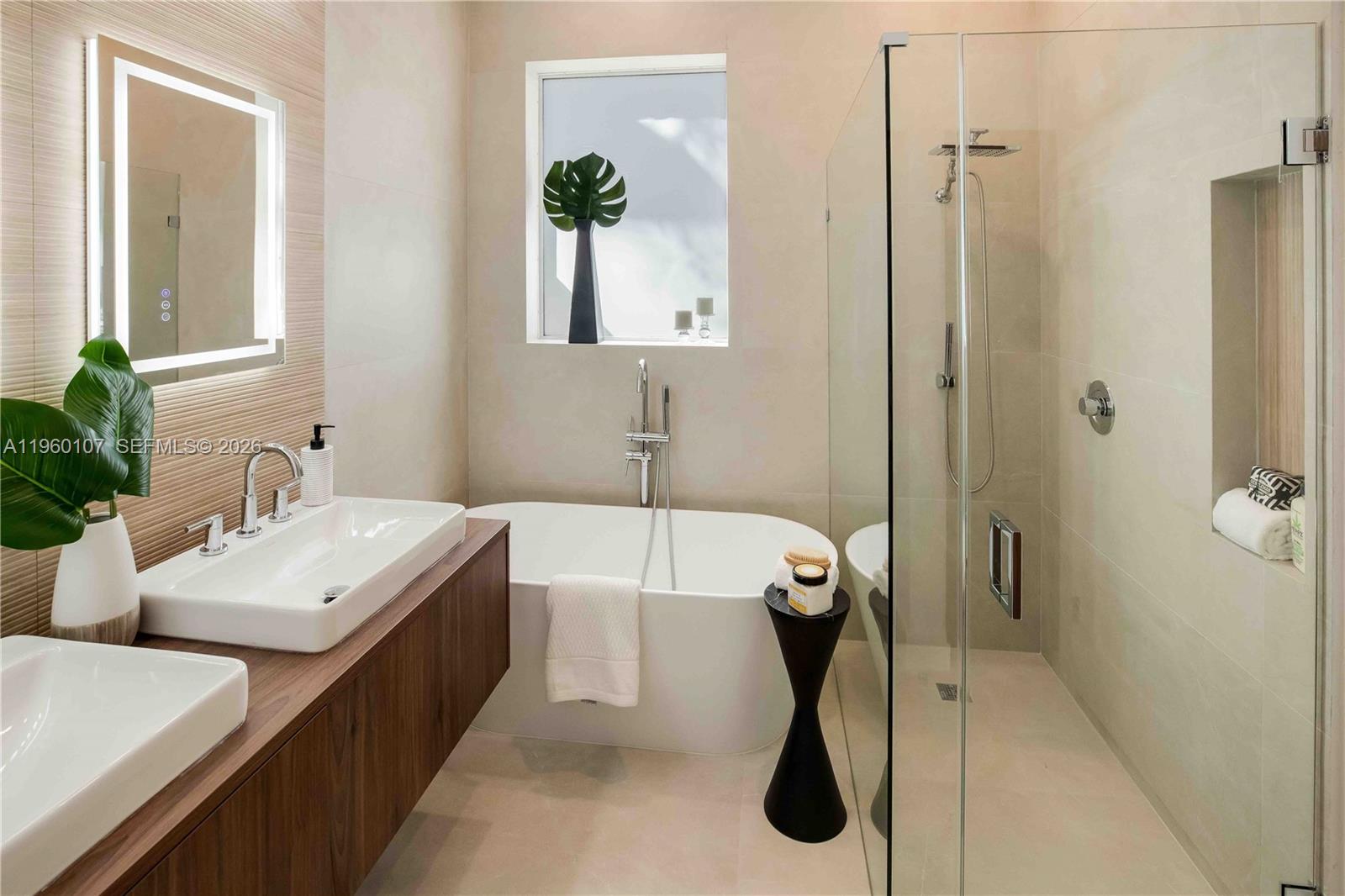 EMERALD COURTS OPAL CREEK - Residential