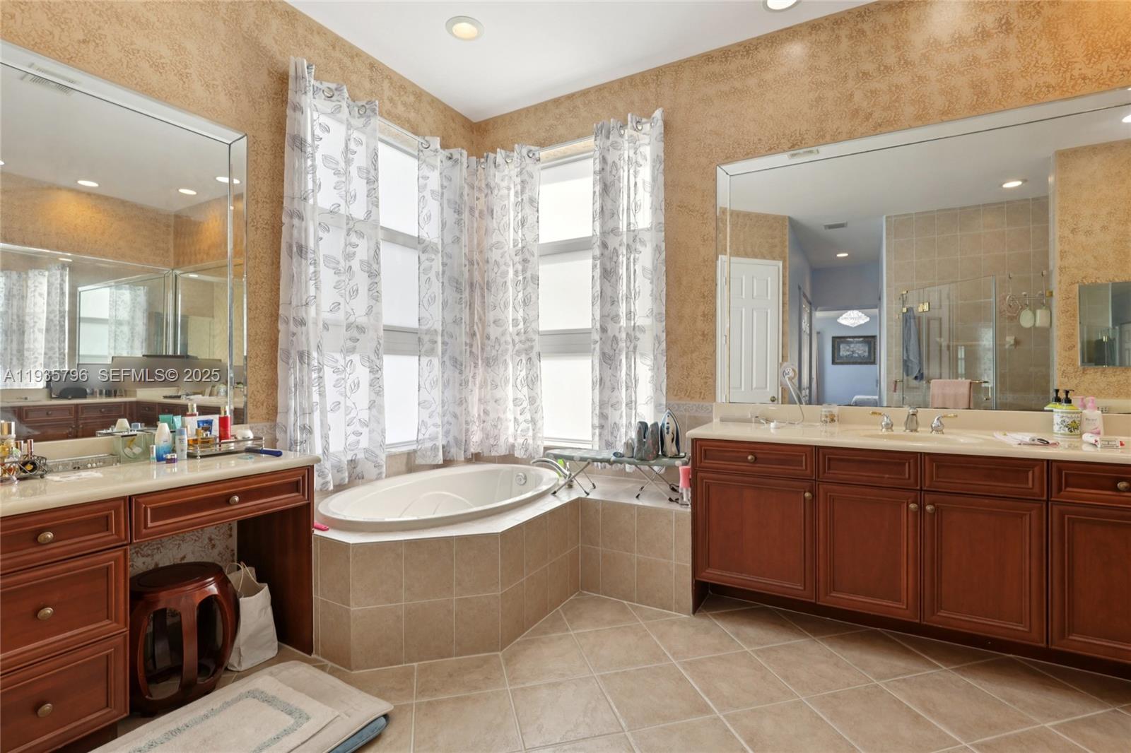 RIVIERA ISLES II - Residential