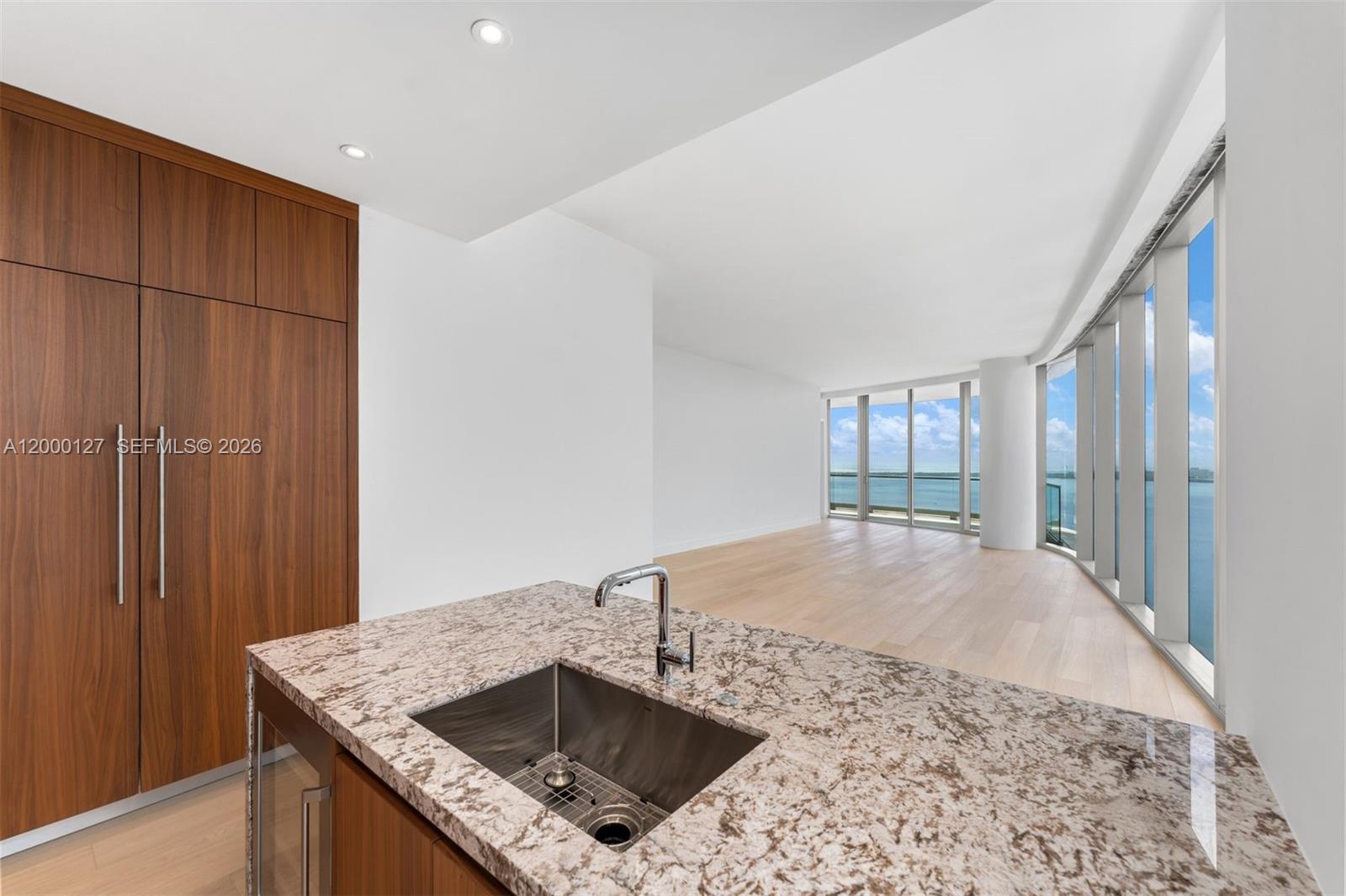 UNA RESIDENCES - Residential