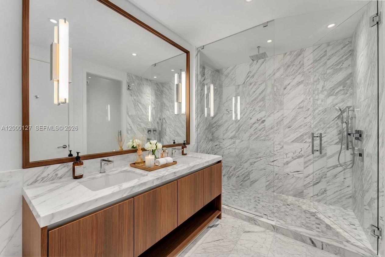 UNA RESIDENCES - Residential