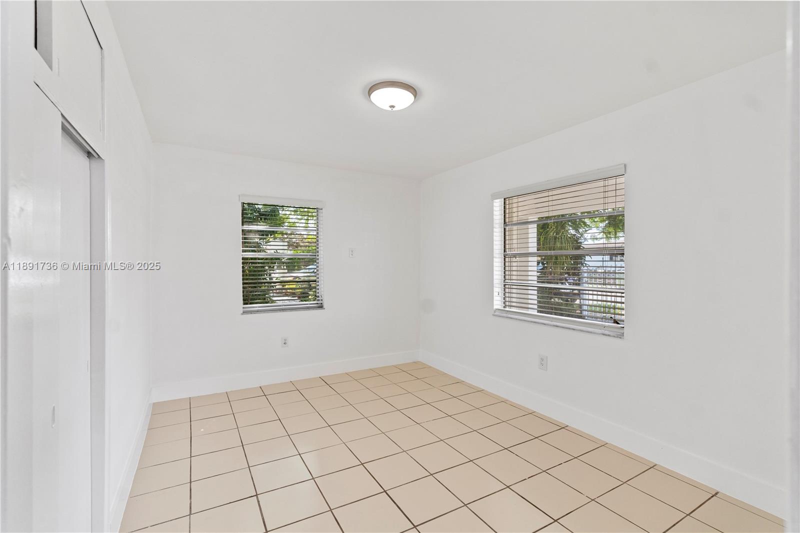 INGLESIDE PARK - Residential