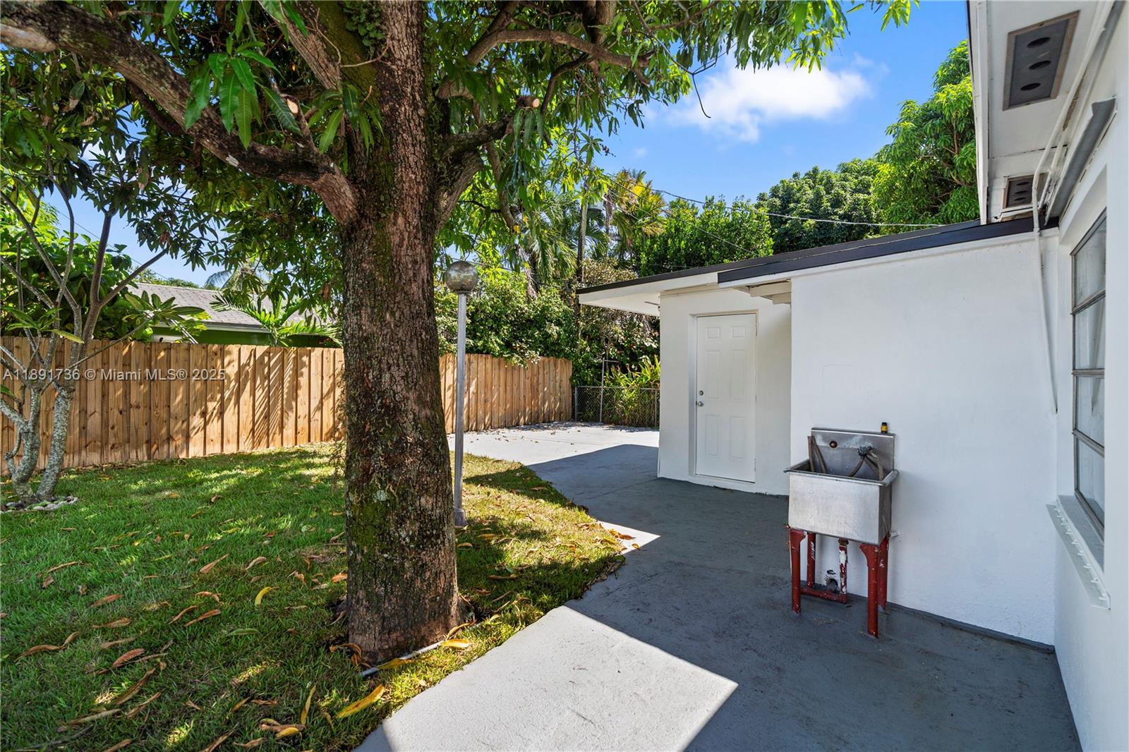 INGLESIDE PARK - Residential