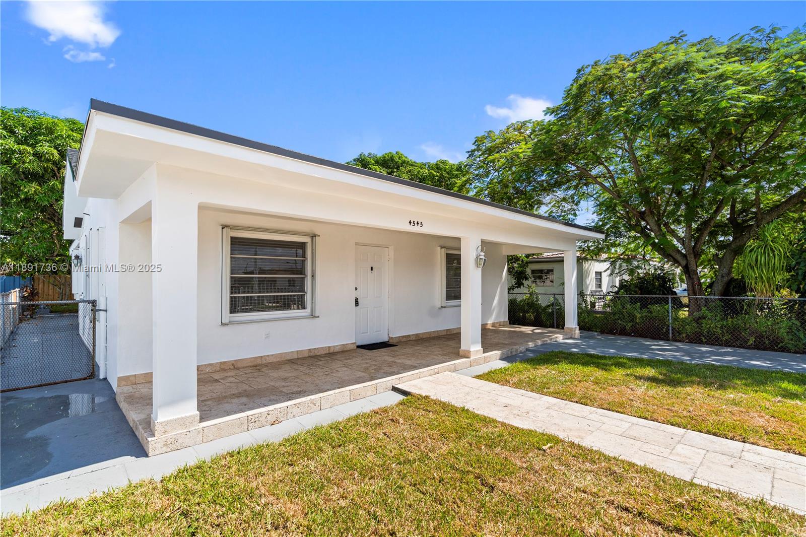 INGLESIDE PARK - Residential