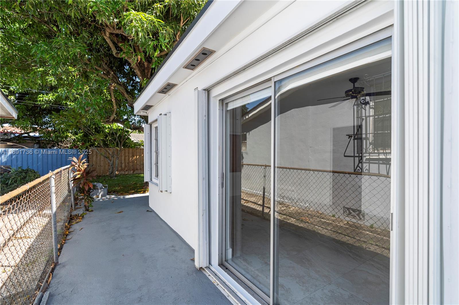 INGLESIDE PARK - Residential