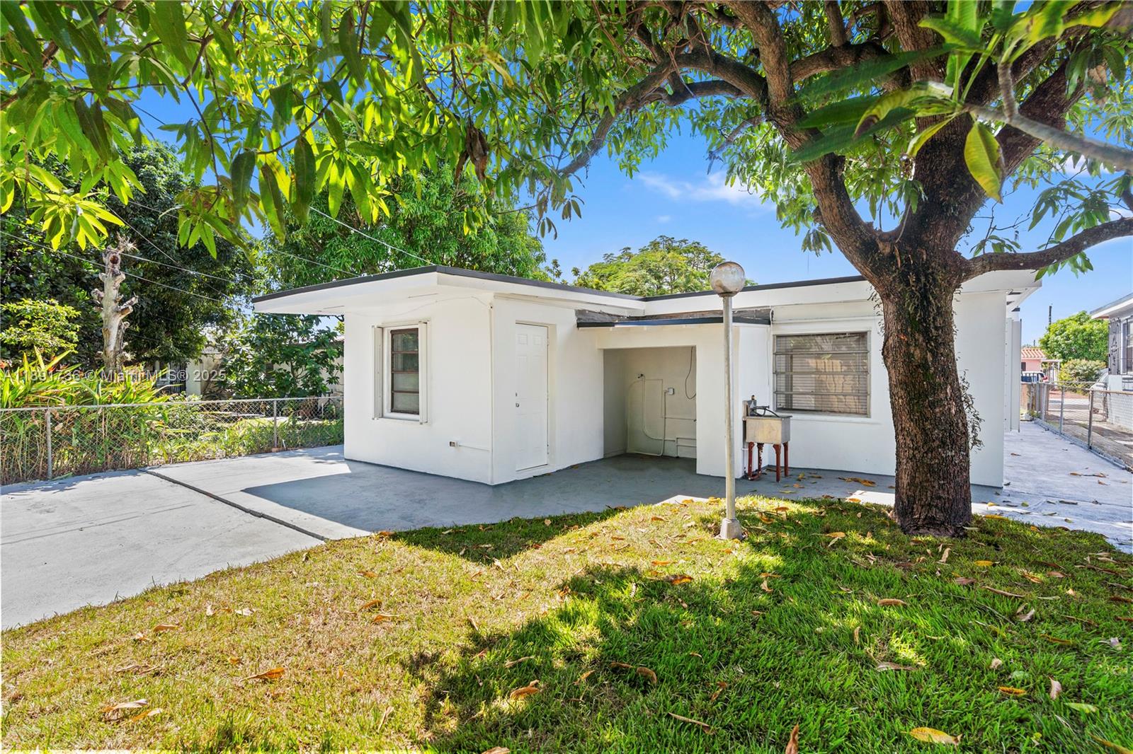 INGLESIDE PARK - Residential