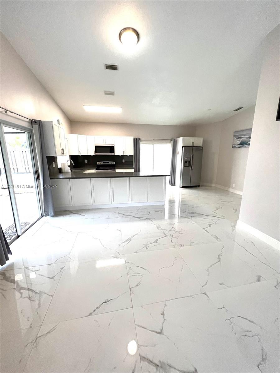 6663 Stratford Dr 6663, Parkland, Broward County, Florida - 3 Bedrooms  
2 Bathrooms - 