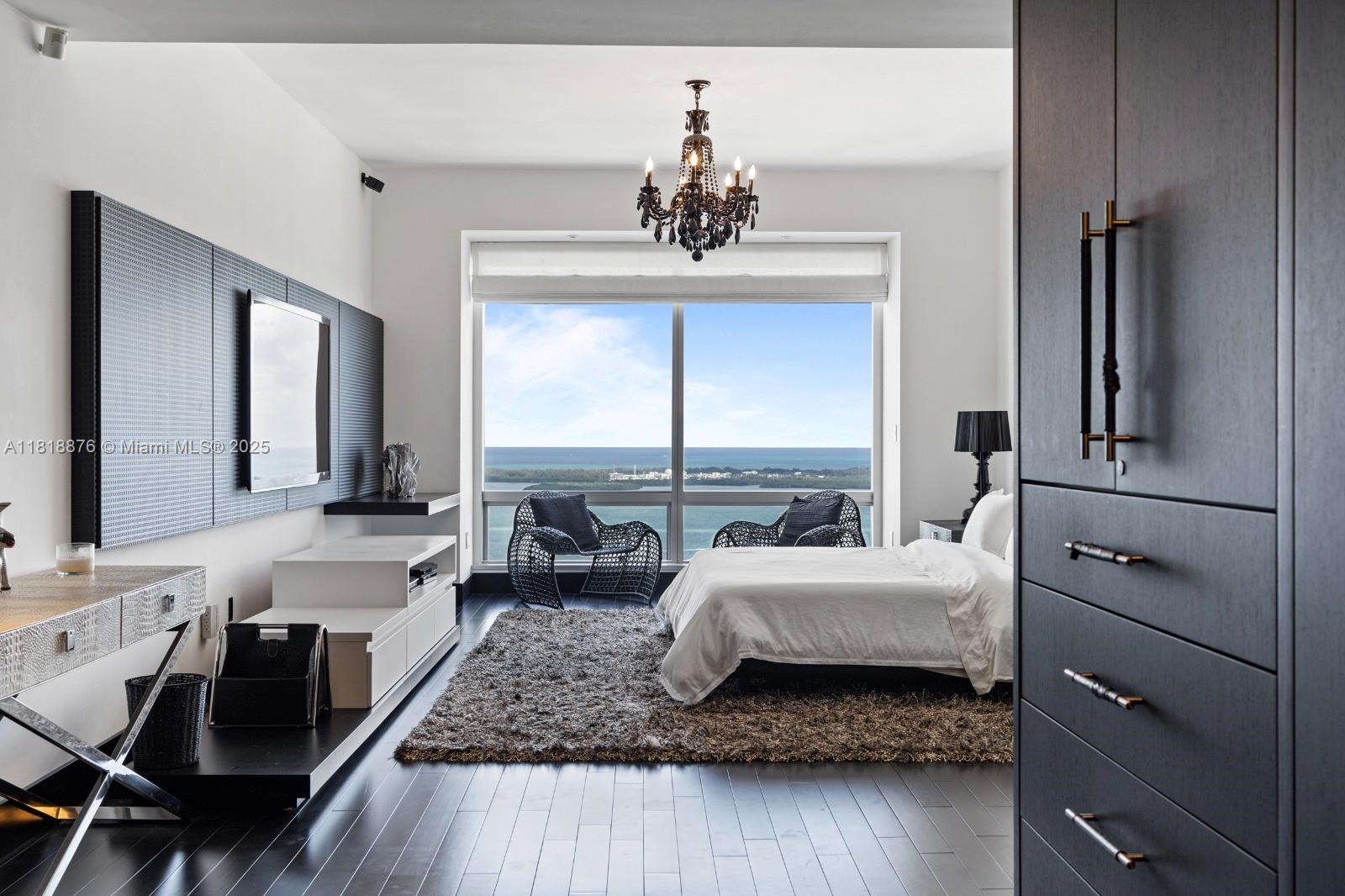 MILLENNIUM TOWER RESIDENCE - Residential