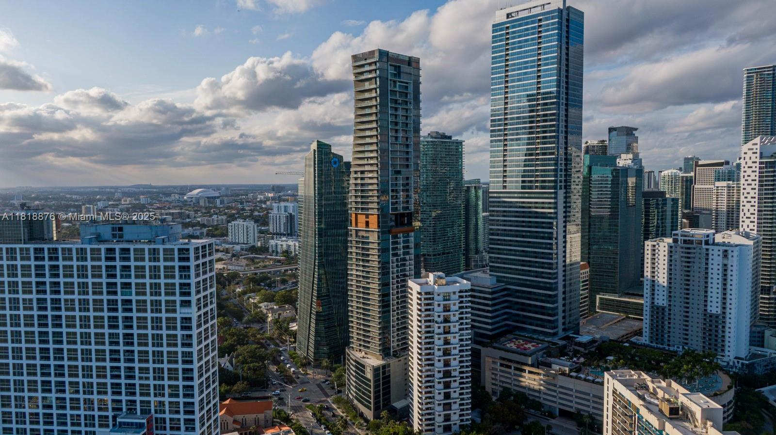 MILLENNIUM TOWER RESIDENCE - Residential