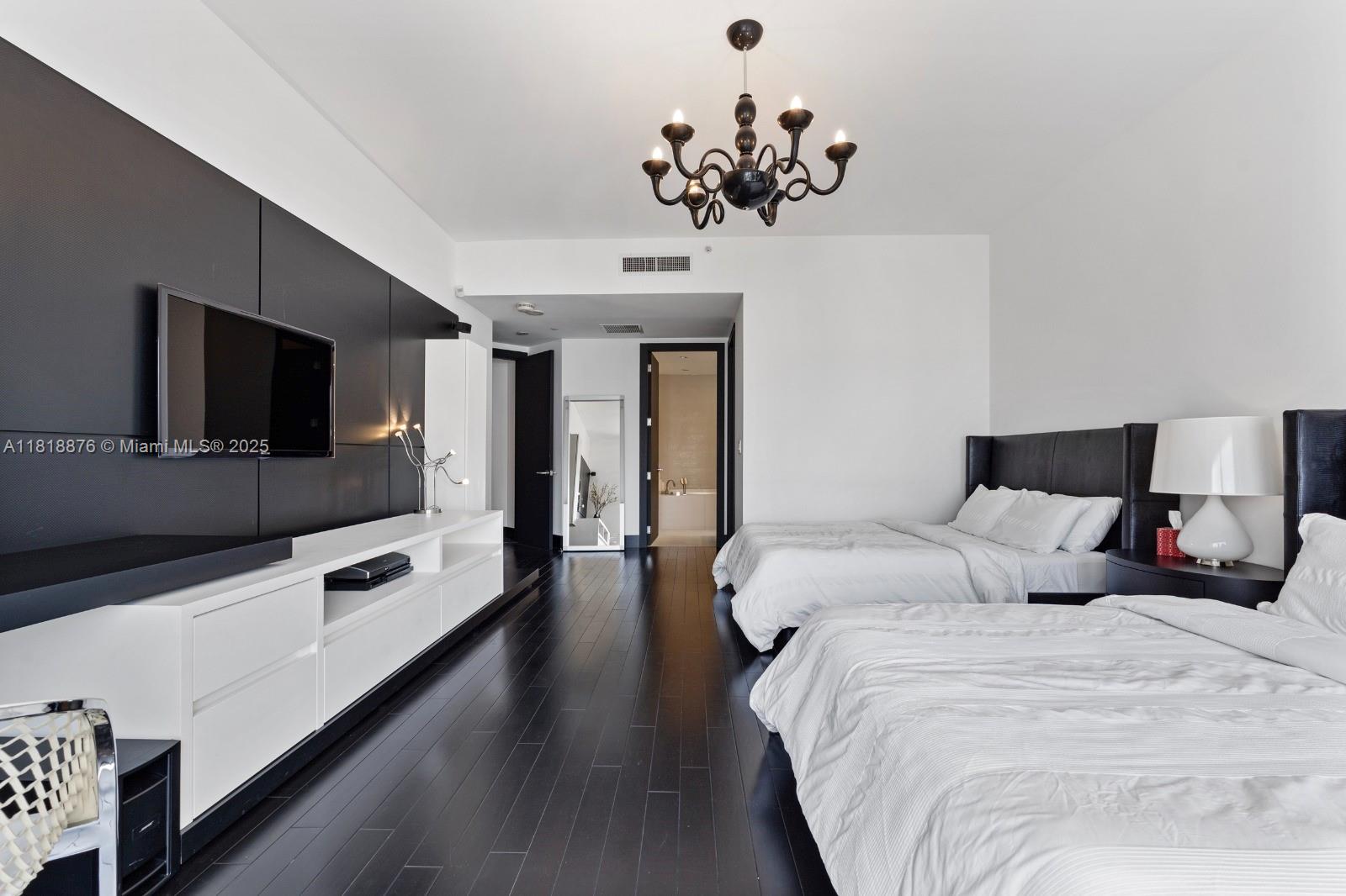 MILLENNIUM TOWER RESIDENCE - Residential