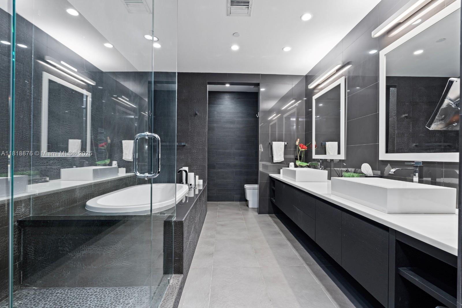 MILLENNIUM TOWER RESIDENCE - Residential