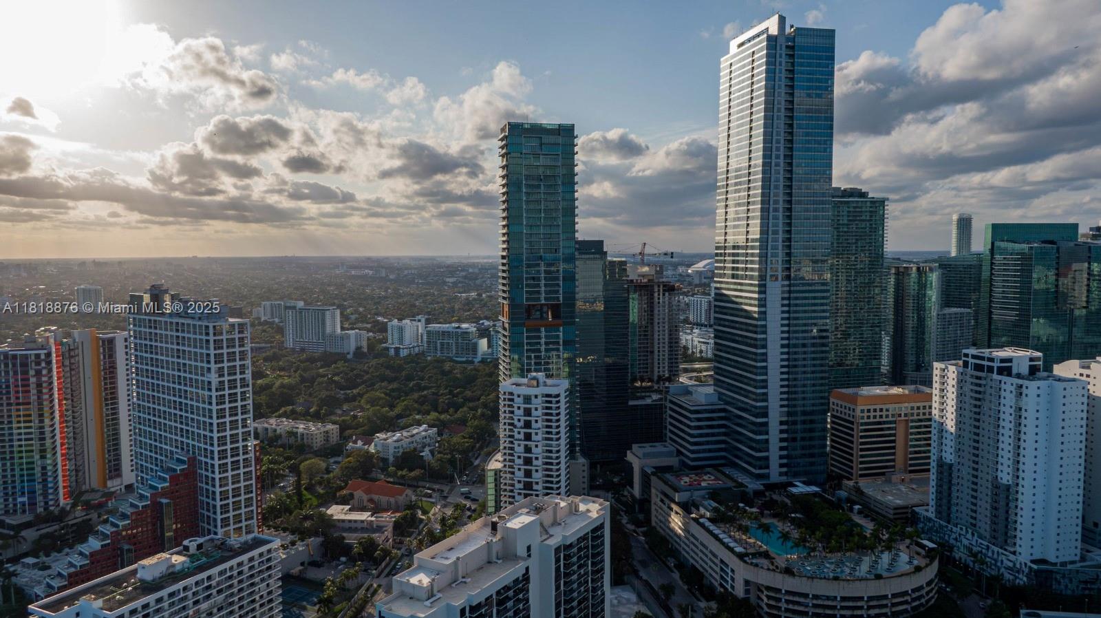 MILLENNIUM TOWER RESIDENCE - Residential