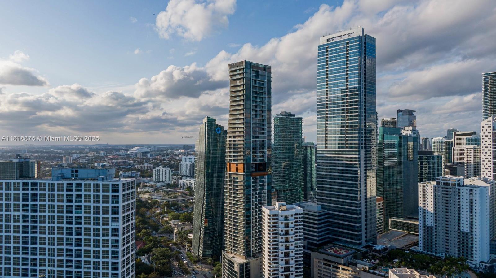 MILLENNIUM TOWER RESIDENCE - Residential