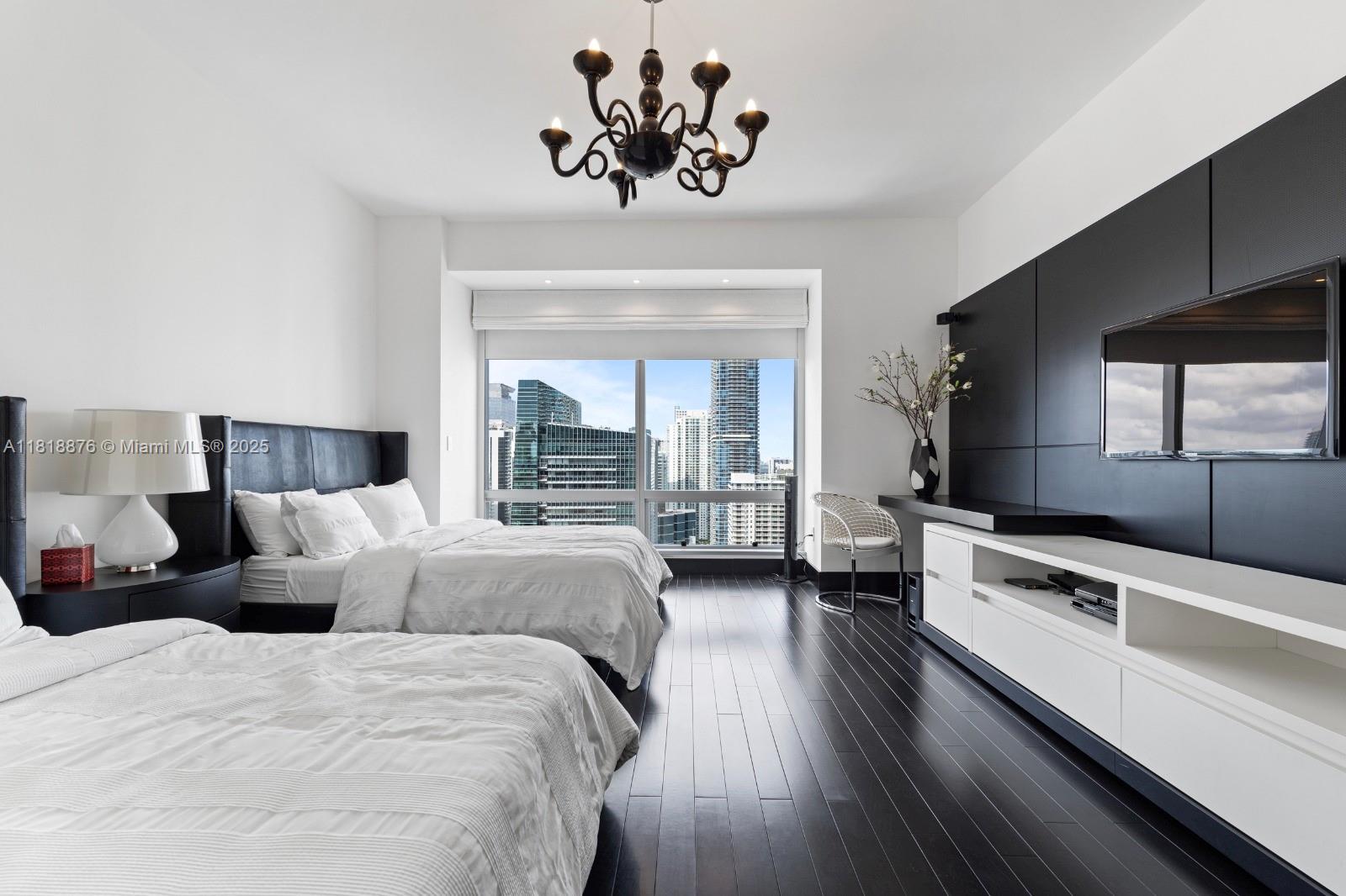 MILLENNIUM TOWER RESIDENCE - Residential