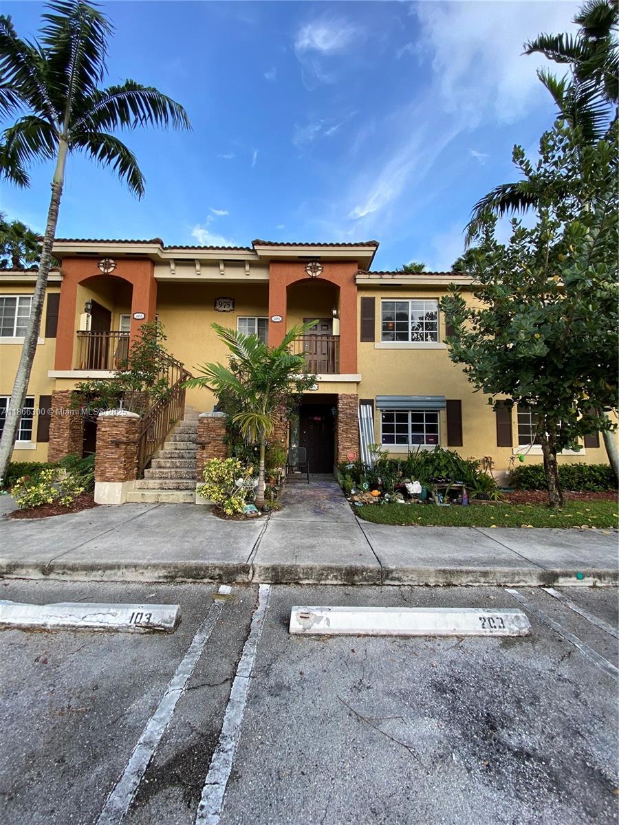 Beautiful 2 bedroom 2 bathroom condo unit located on 2nd floor, features granite kitchen counter top, washer and dryer inside the unit, lake view, located conveniently near Baptist Hospital, schools, supermarkets, restaurants and Florida Turnpike. Community is gated, has a exercise room fully equipped, community pool with jacuzzi, playground area and community kitchen area for BBQ.