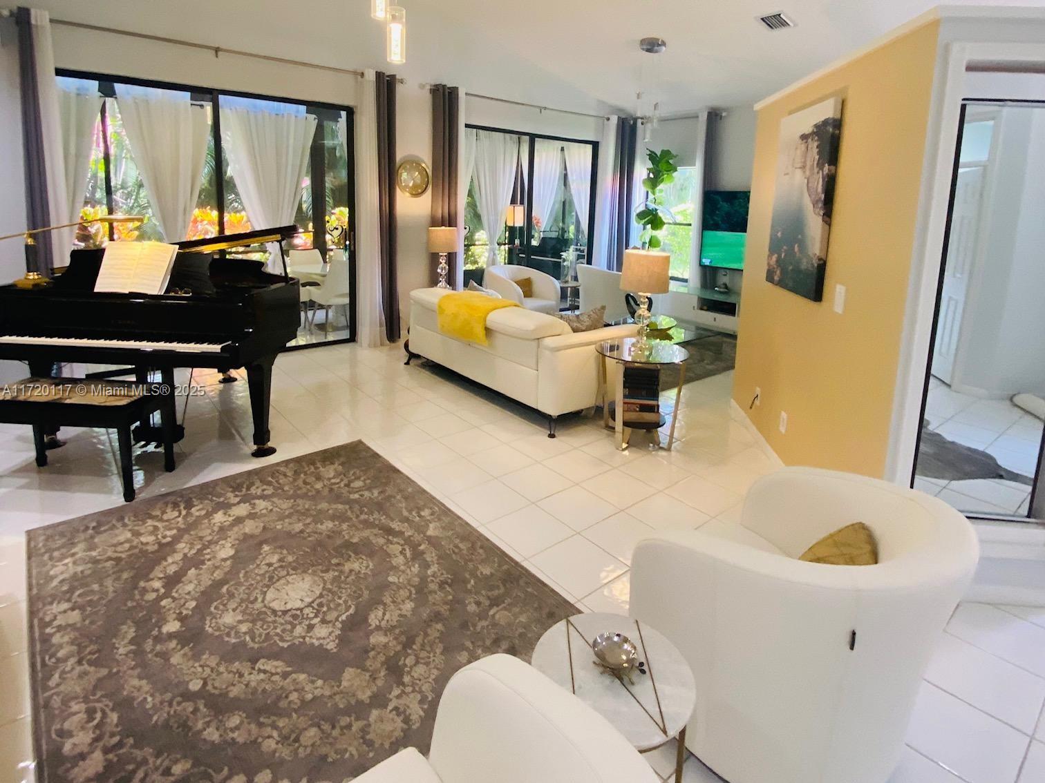 Lexington Club - Residential