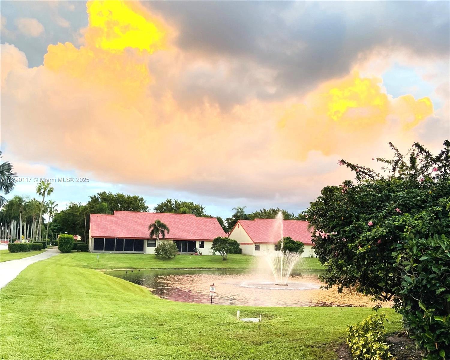 Lexington Club - Residential