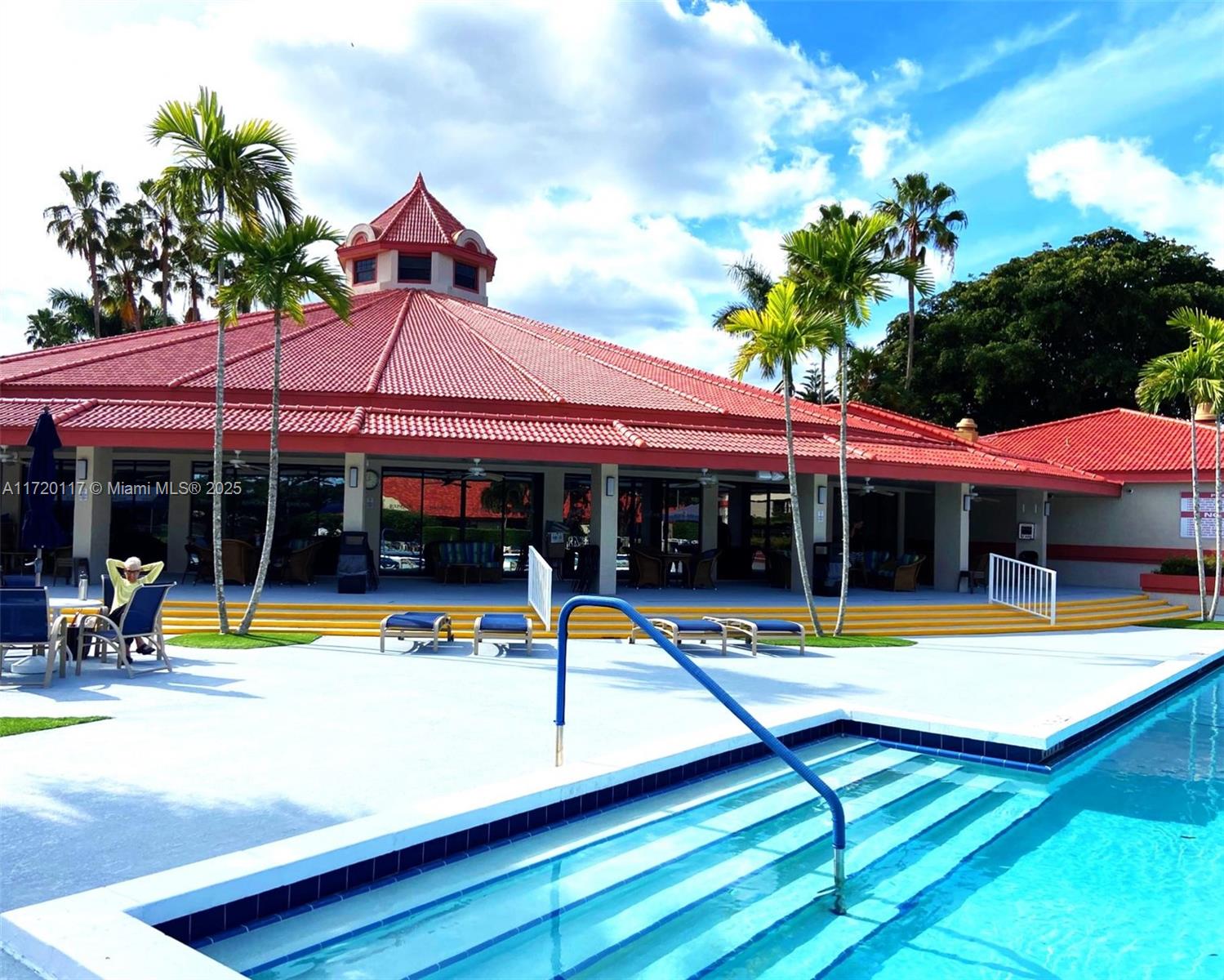 Lexington Club - Residential