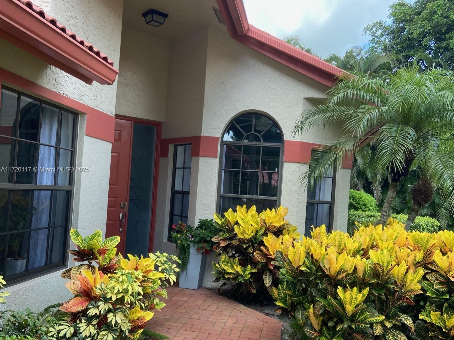Lexington Club - Residential