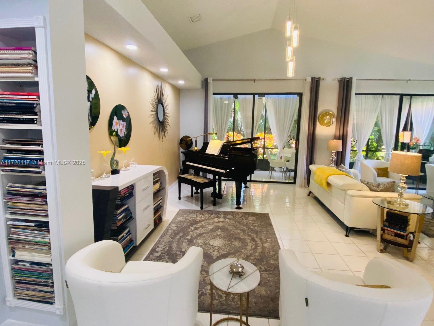 Lexington Club - Residential