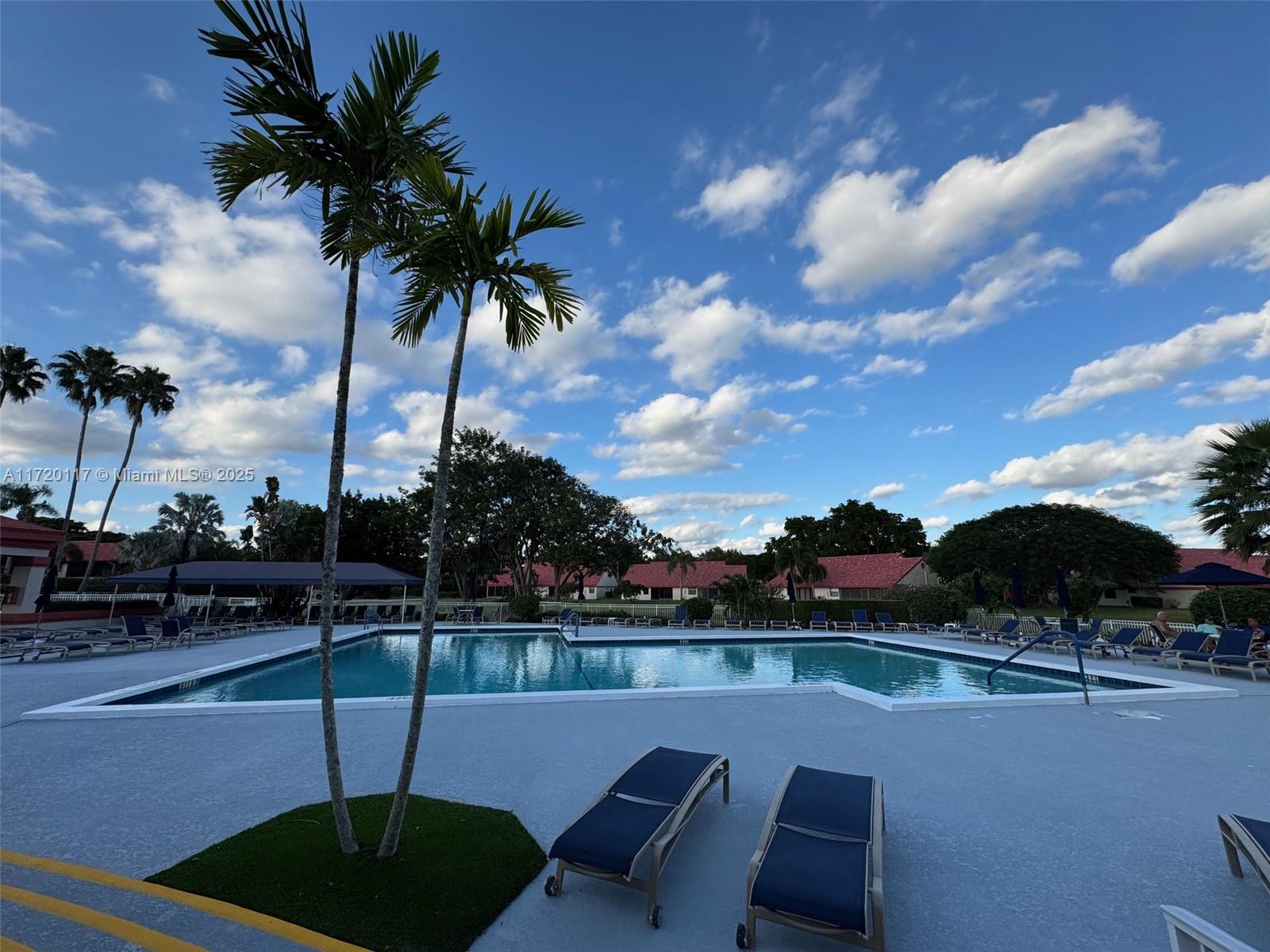 Lexington Club - Residential