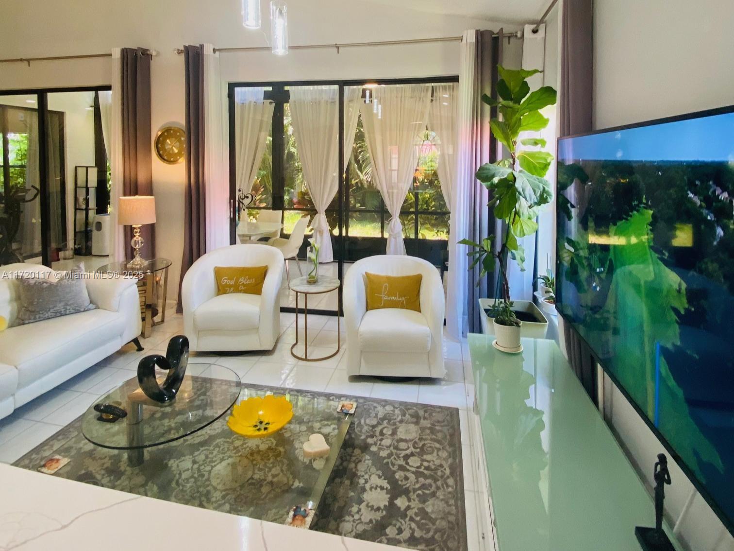 Lexington Club - Residential