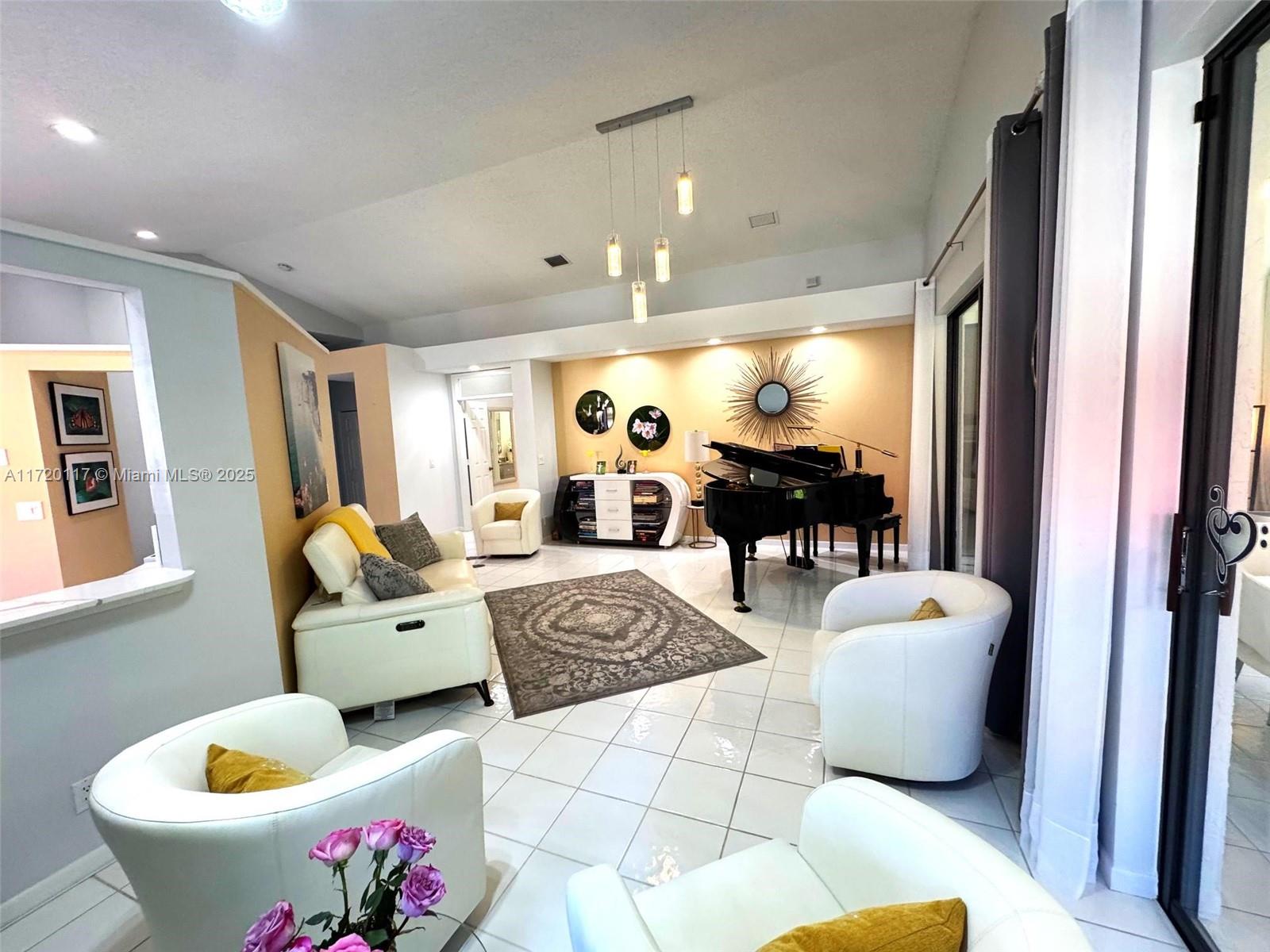 Lexington Club - Residential