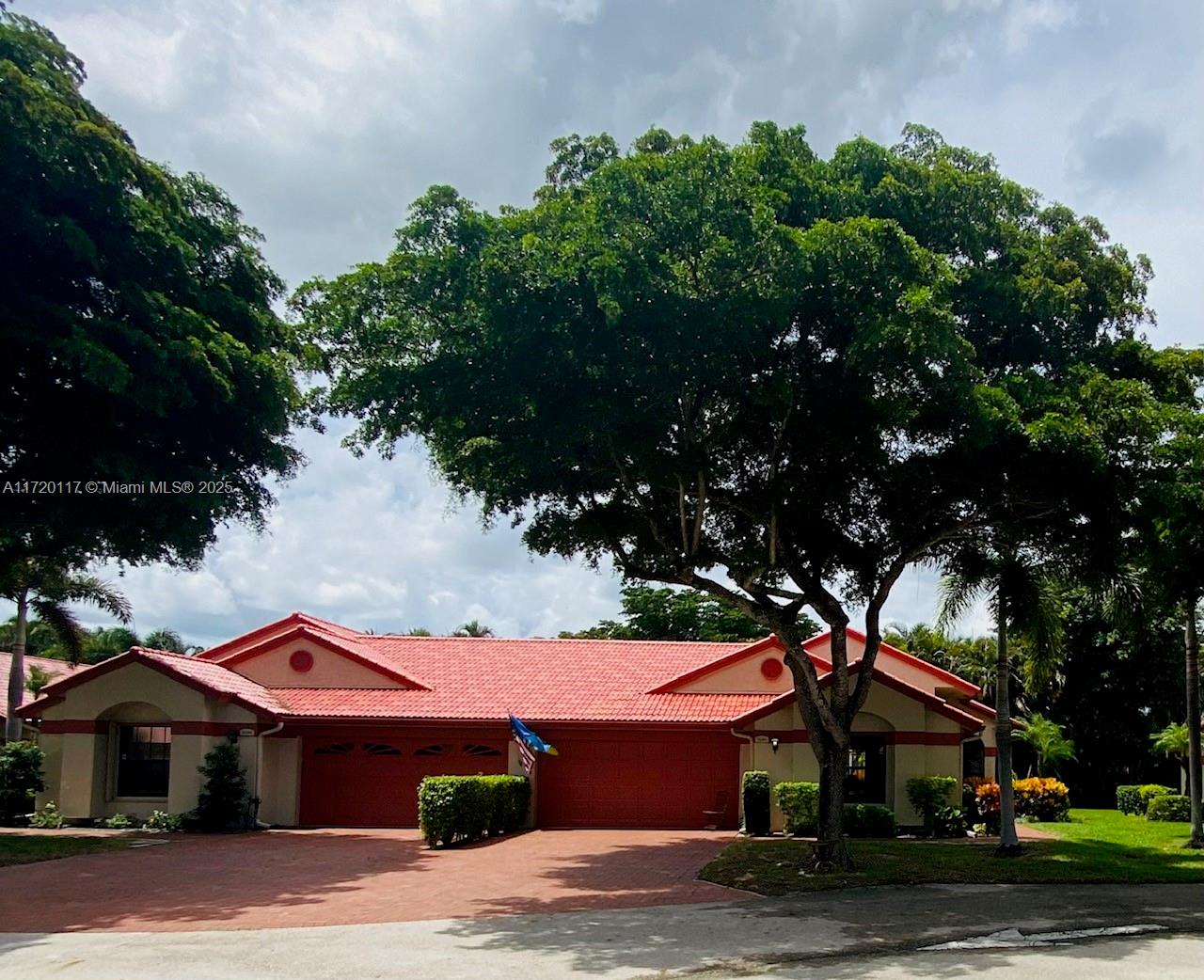 Lexington Club - Residential