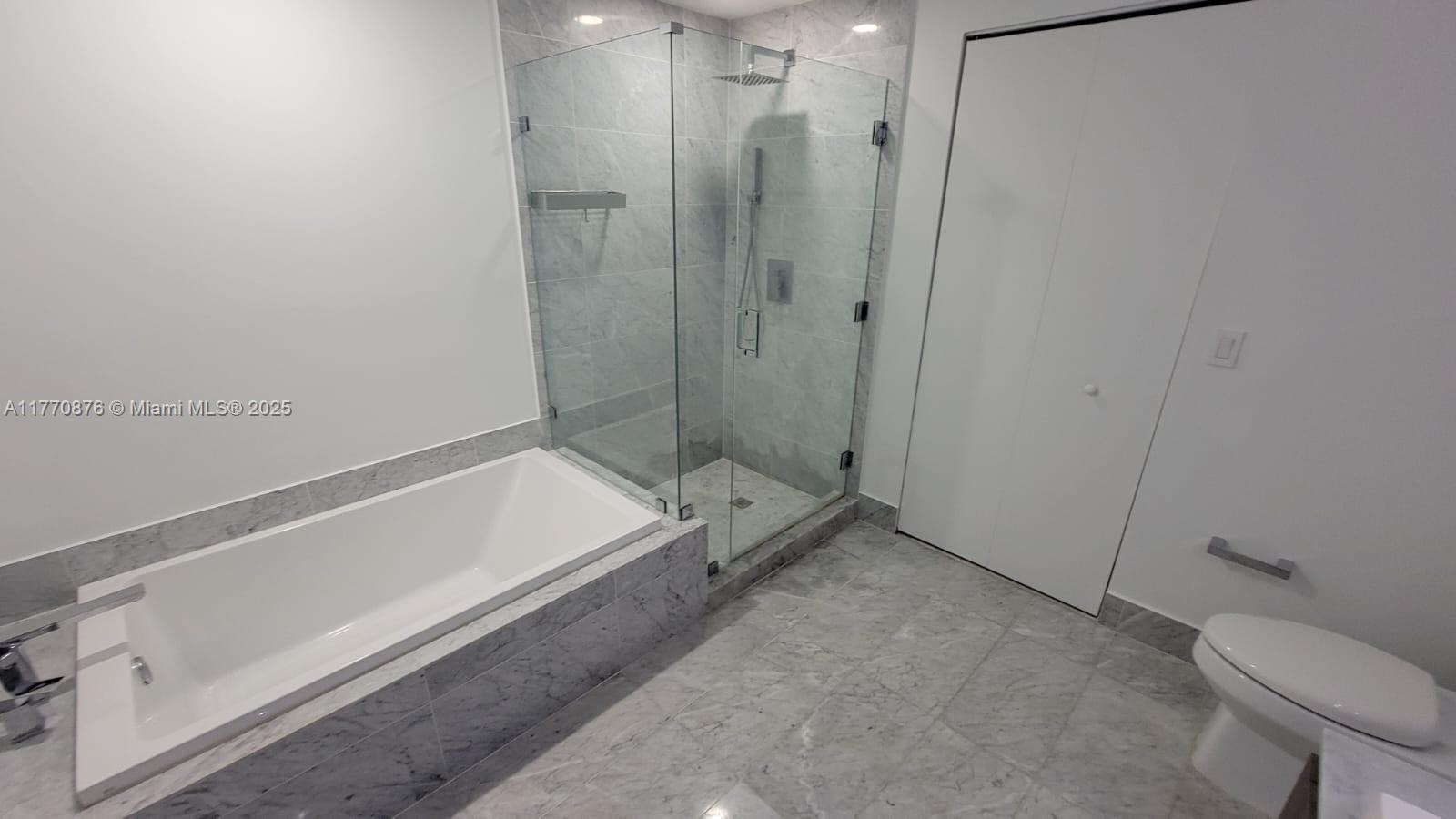 801 SMA RESIDENCES CONDO - Residential