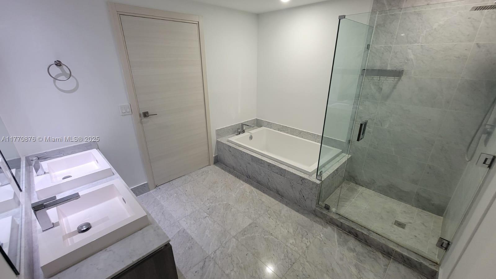 801 SMA RESIDENCES CONDO - Residential