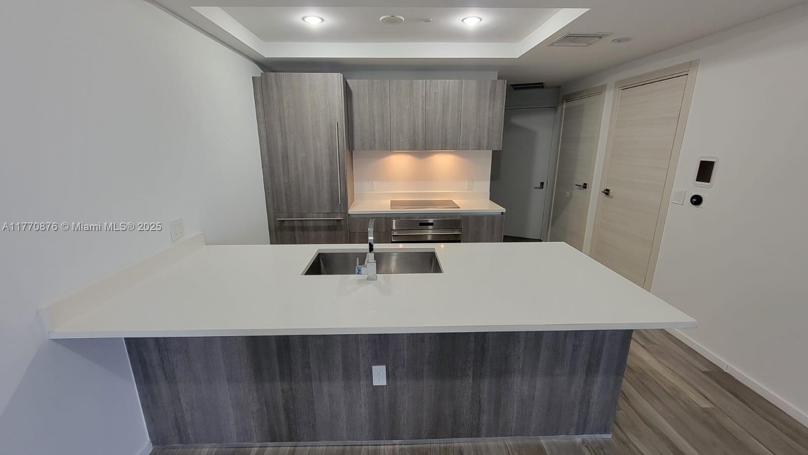 801 SMA RESIDENCES CONDO - Residential