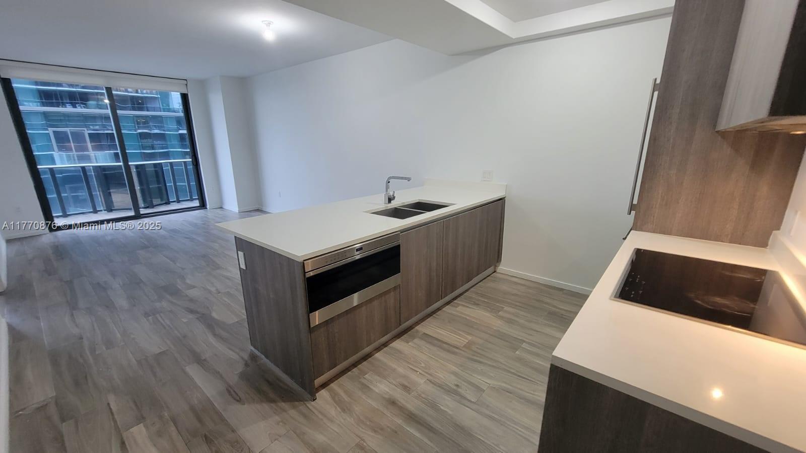 801 SMA RESIDENCES CONDO - Residential