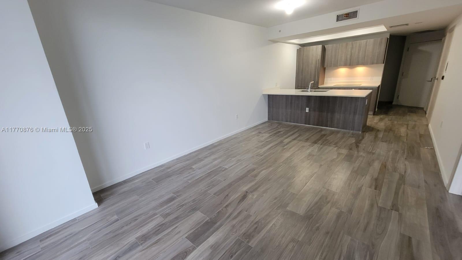 801 SMA RESIDENCES CONDO - Residential