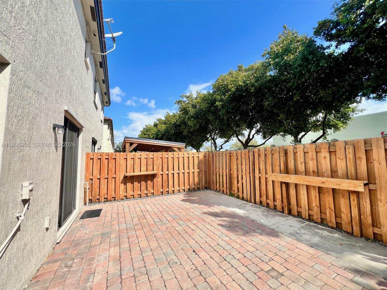 SILVER PALM EAST SEC THREE - Residential Lease