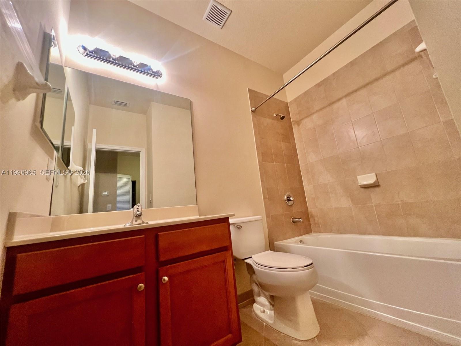 SILVER PALM EAST SEC THREE - Residential Lease