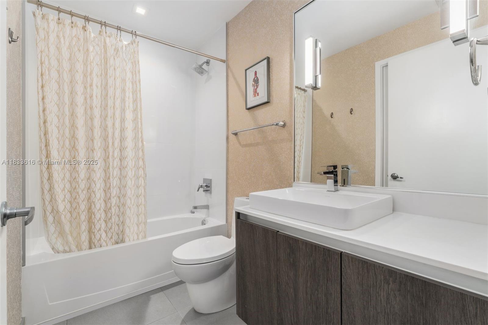 ONE BAY CONDO - Residential