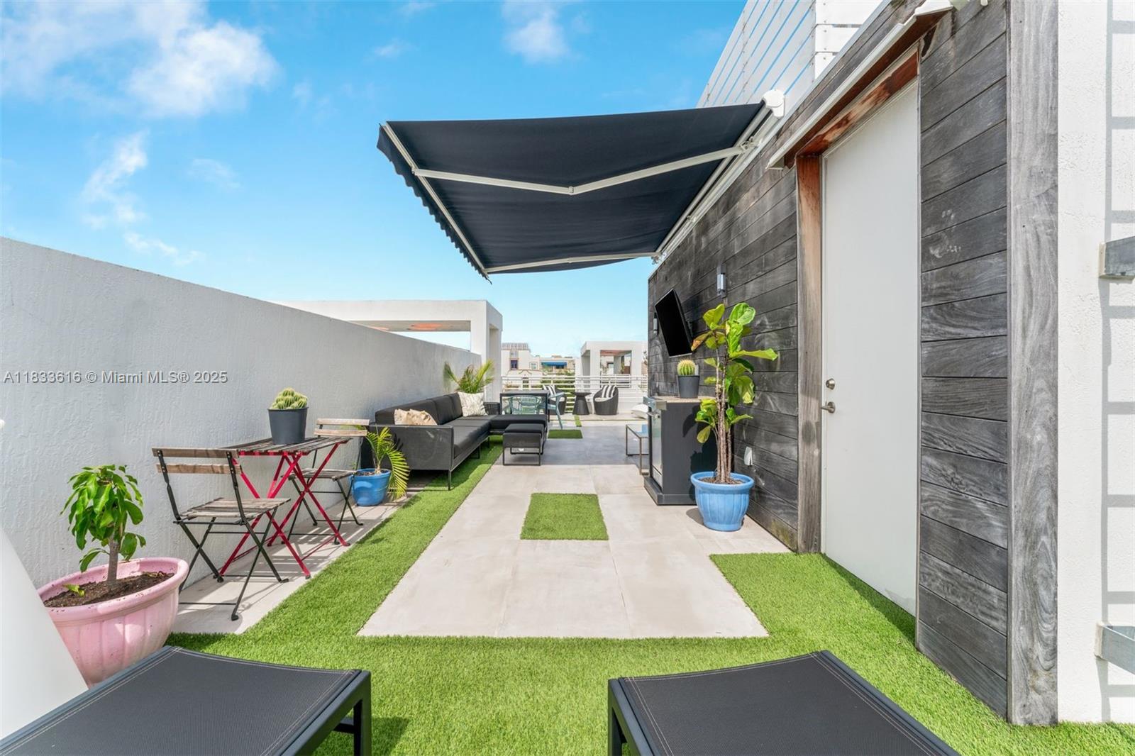 ONE BAY CONDO - Residential