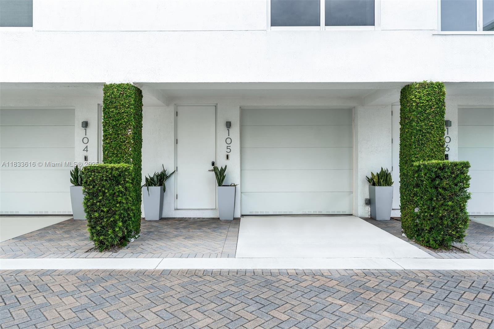 ONE BAY CONDO - Residential