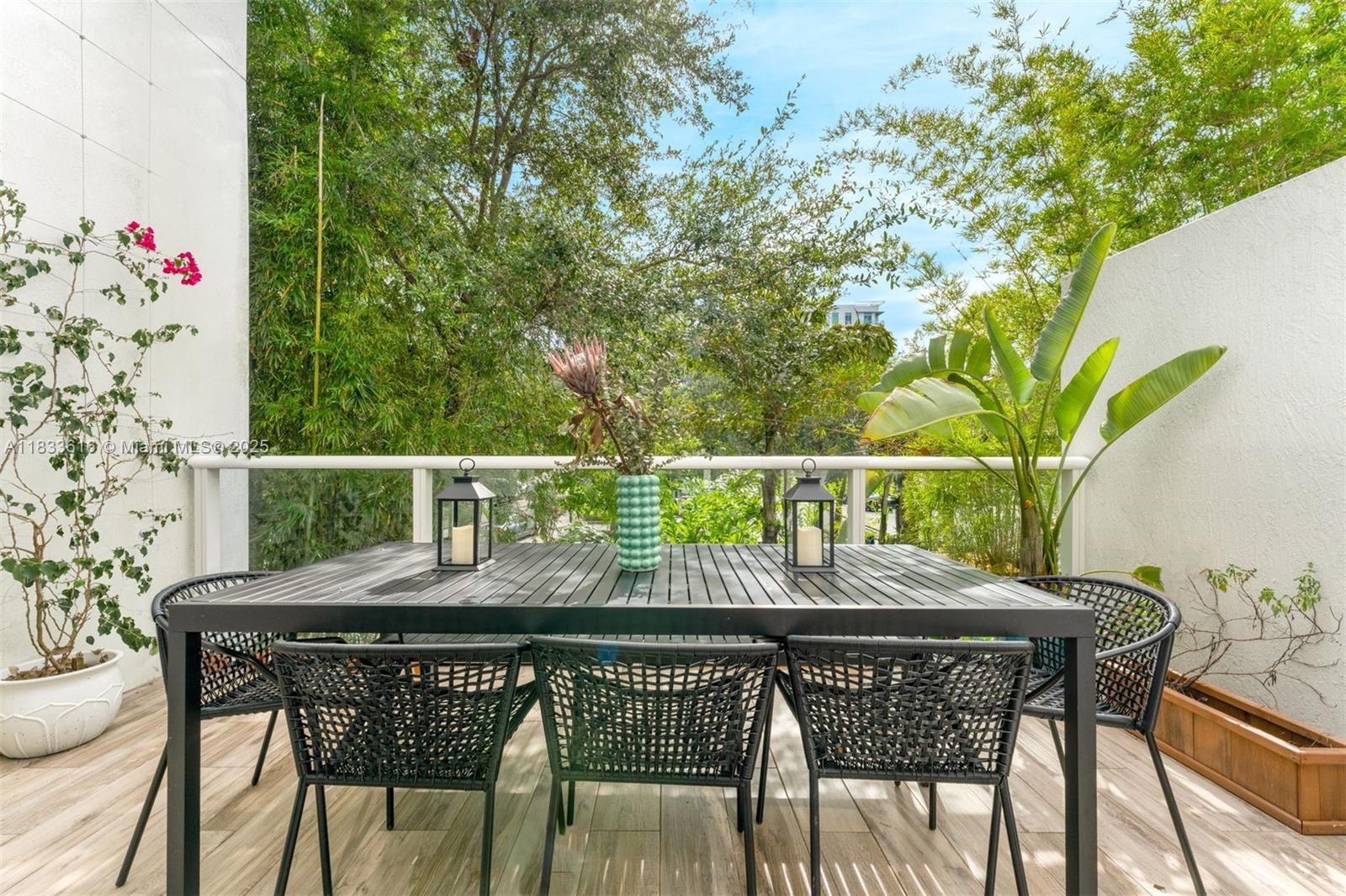 ONE BAY CONDO - Residential