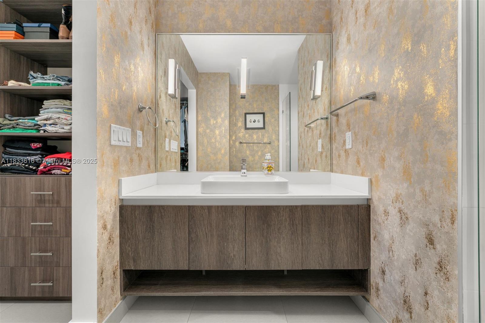 ONE BAY CONDO - Residential